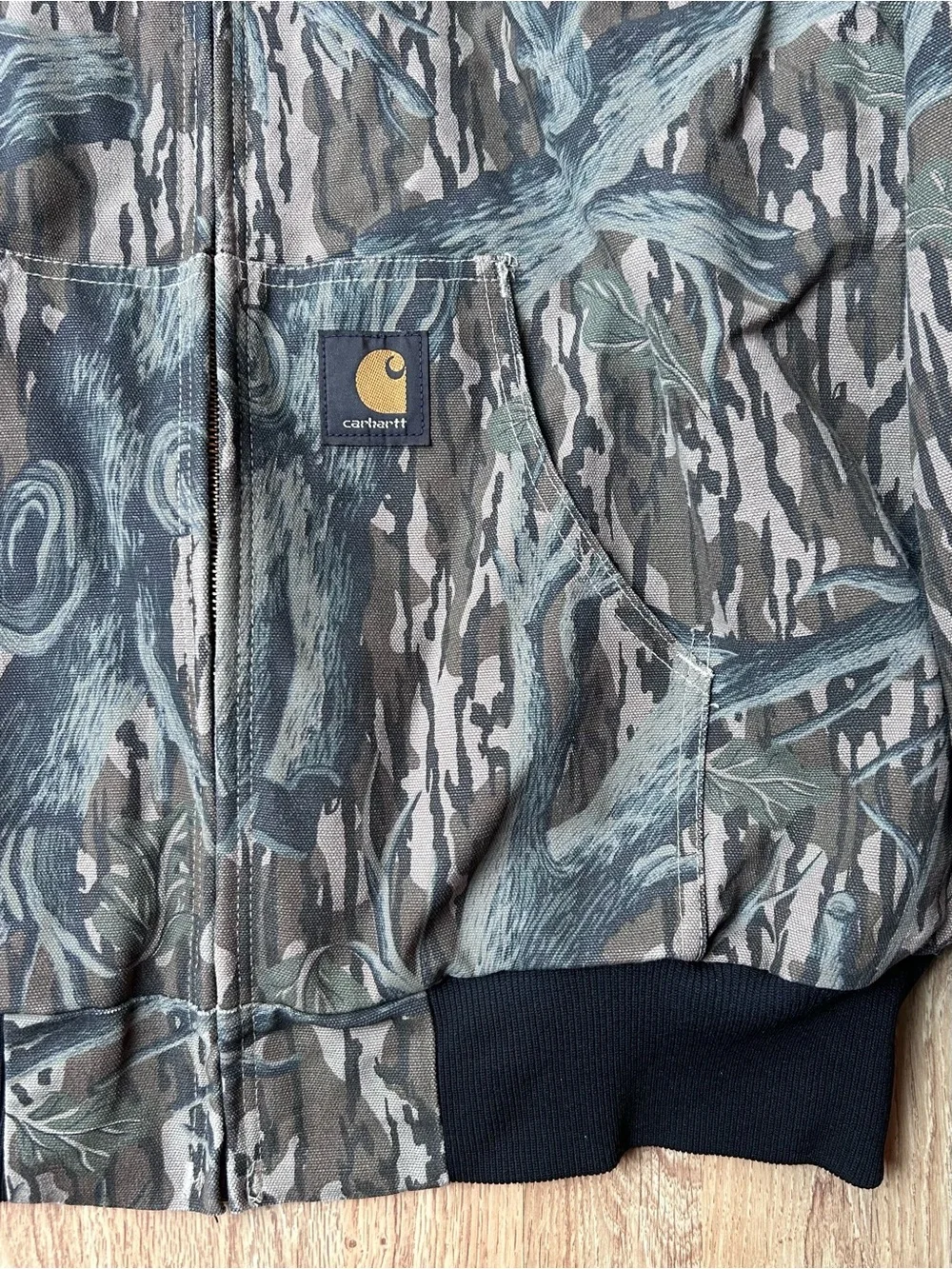 Vintage 1990’s Mossy Oak Carhartt Camo Jacket Size Large